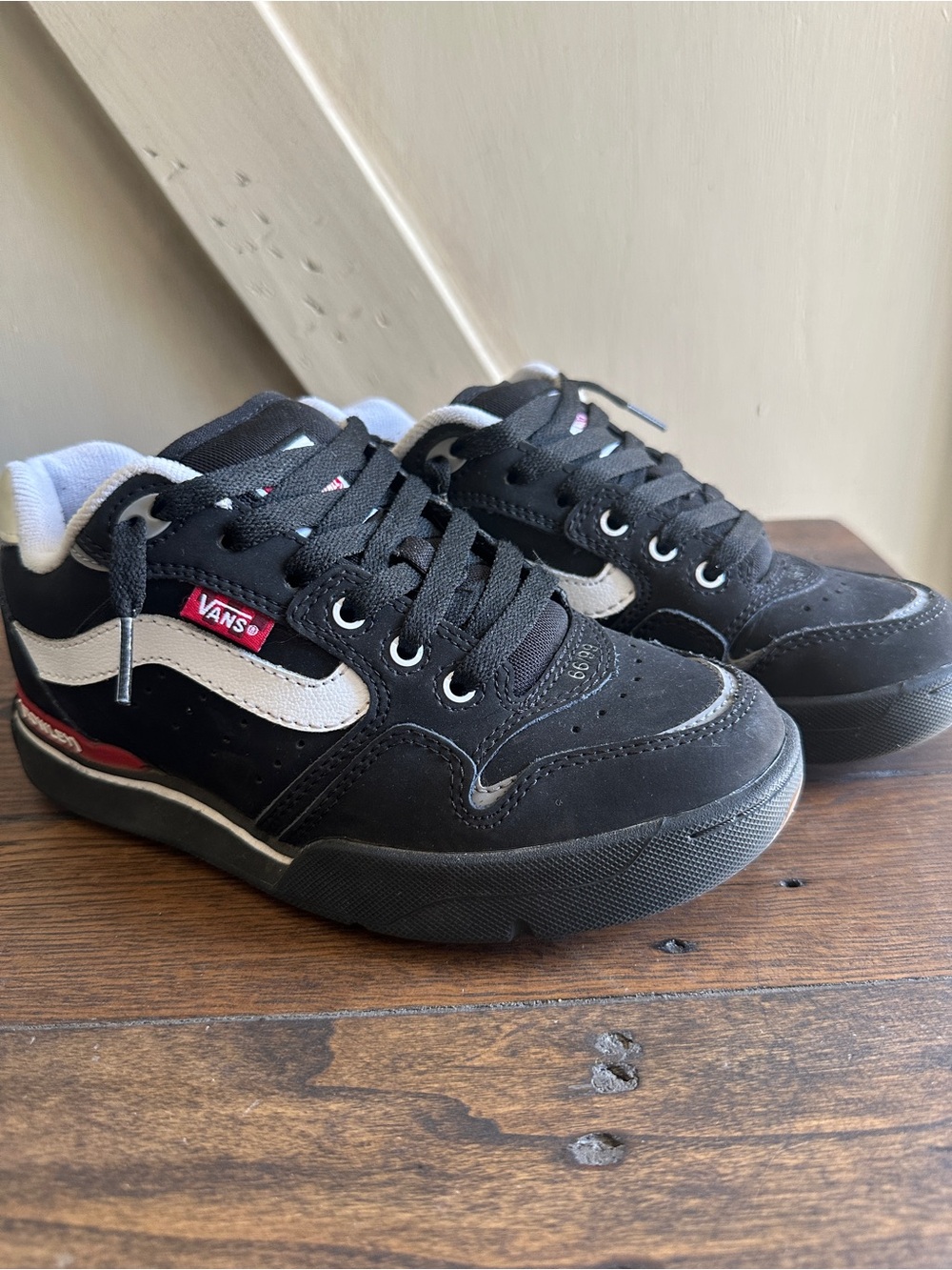 Vans Rowley XLT Skate Shoes Black White Red Men’s 4.5 Women’s 6 Sneakers